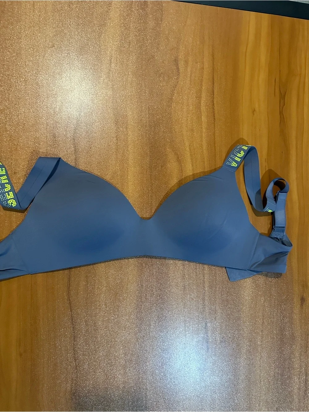 Victoria’s Secret Wireless T-Shirt Bra 34D‎ Gray Logo Strap Lightly Lined